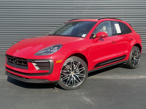 Certified 2024 Porsche Macan AWD/4WD image 1