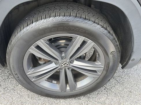 Used 2021 Volkswagen Atlas Cross Sport SE FWD image 13