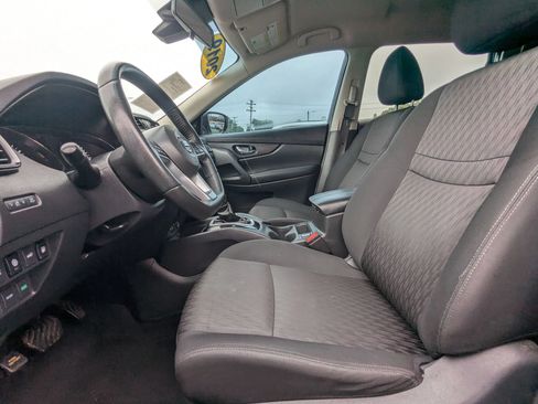 Used 2019 Nissan Rogue SV FWD image 20