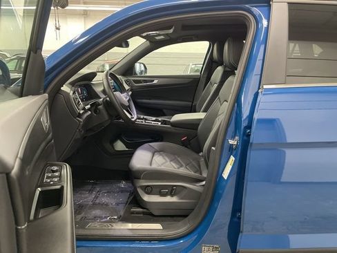 Used 2025 Volkswagen Atlas Cross Sport SE w/ Panoramic Sunroof Package AWD/4WD image 7