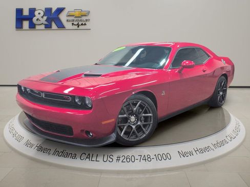 Used 2016 Dodge Challenger R/T Scat Pack w/ Leather Interior Group RWD image 3