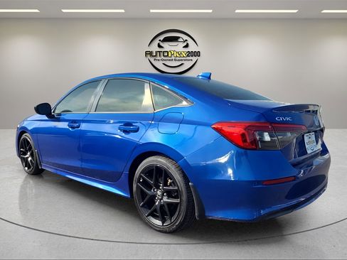 Used 2023 Honda Civic Sport image 5