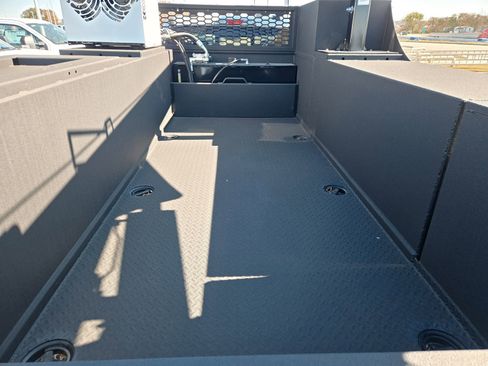 New 2025 Ford F550 4x4 SuperCab Super Duty image 7