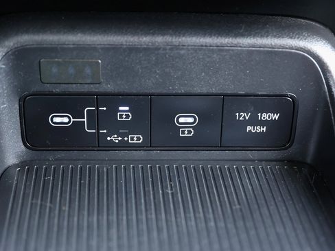 Certified 2025 Hyundai Kona SEL image 28