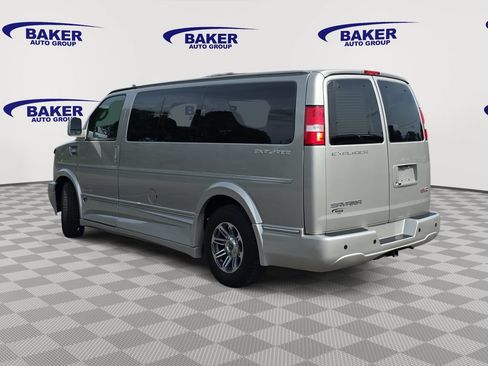 Used 2022 GMC Savana 2500 w/ Enhanced Convenience Package RWD image 7