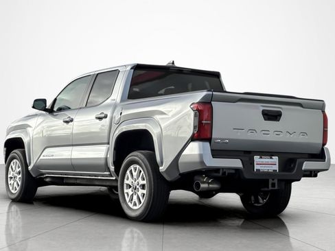 Certified 2025 Toyota Tacoma SR5 image 3