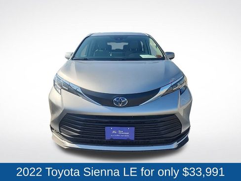 Used 2022 Toyota Sienna LE AWD/4WD image 2