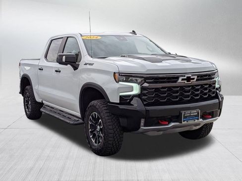 Used 2024 Chevrolet Silverado 1500 ZR2 w/ Technology Package AWD/4WD image 8