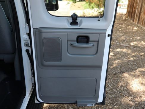 Used 2012 Ford E-350 and Econoline 350 XLT RWD image 24