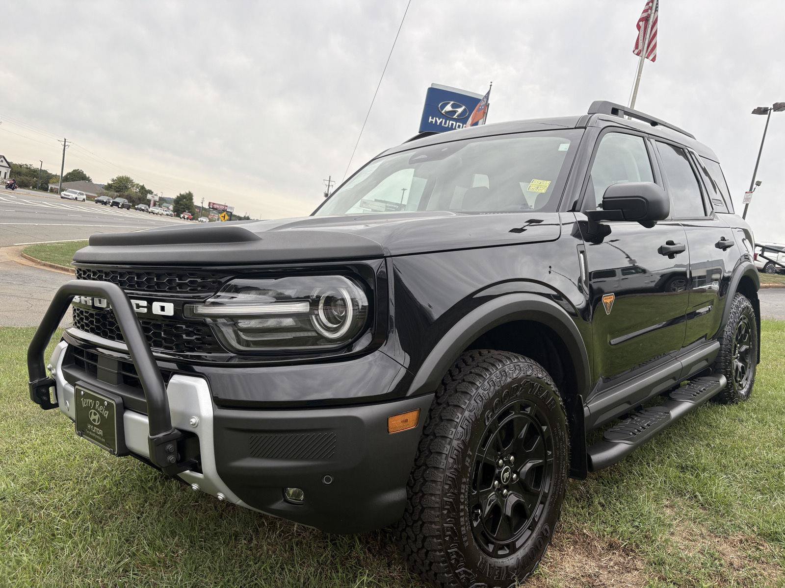 Used 2025 Ford Bronco Sport Badlands w/ Sasquatch Badlands Package AWD/4WD image 1