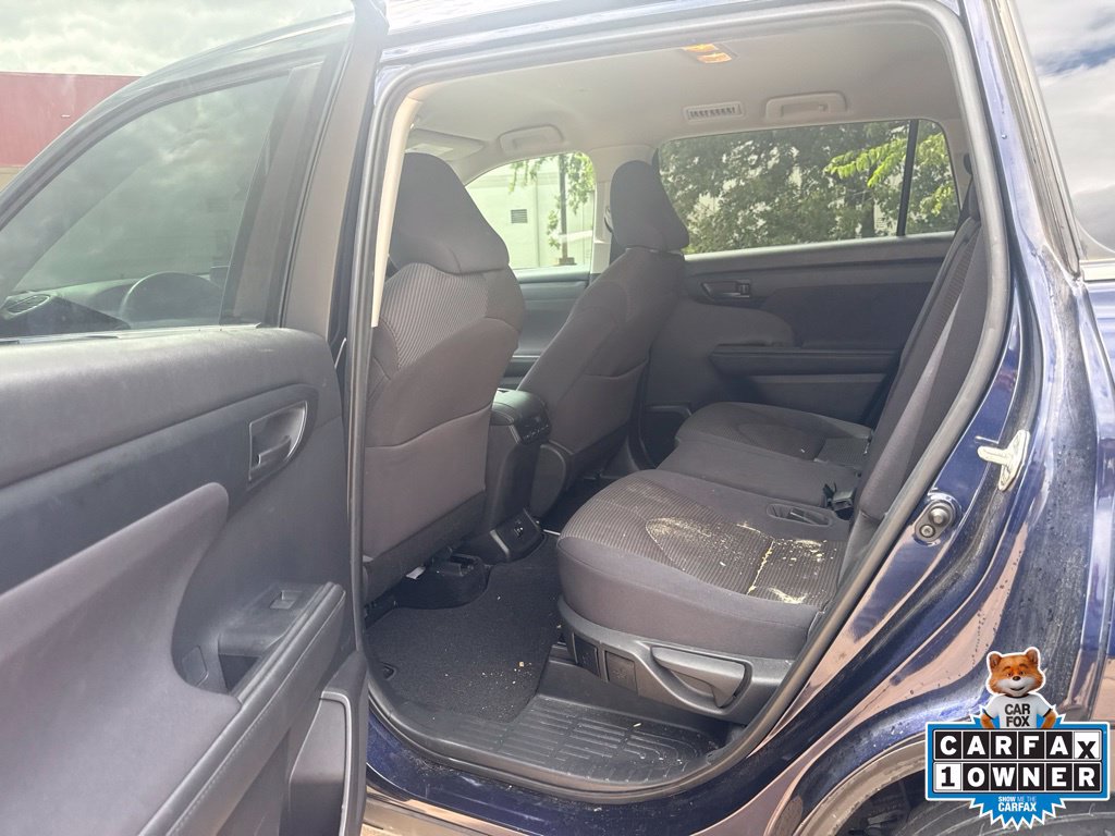 Used 2021 Toyota Highlander LE FWD image 25