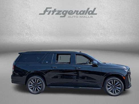 Used 2024 Cadillac Escalade ESV Sport AWD/4WD image 5