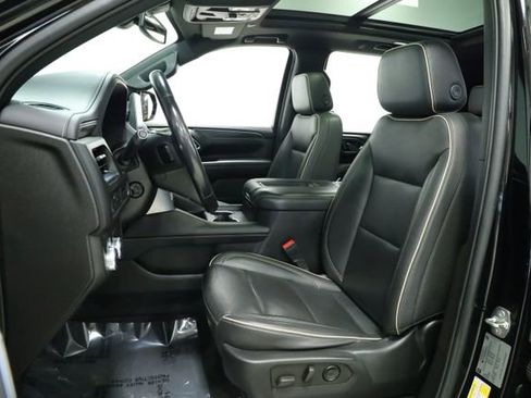 Used 2021 GMC Yukon SLT w/ SLT Premium Package image 32