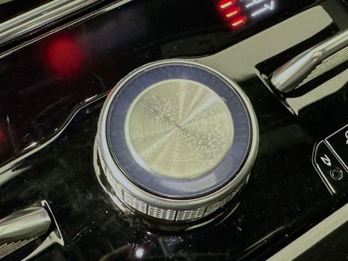 Used 2023 Jeep Grand Cherokee Overland w/ Luxury Tech Group IV image 25