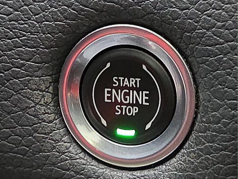 Used 2021 GMC Yukon XL Denali w/ Denali Premium Package image 20