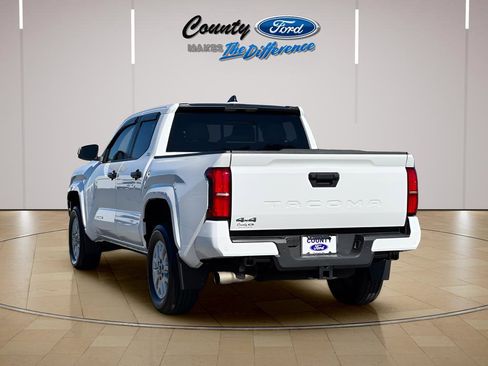 Used 2024 Toyota Tacoma SR5 w/ SR5 Upgrade Package image 12