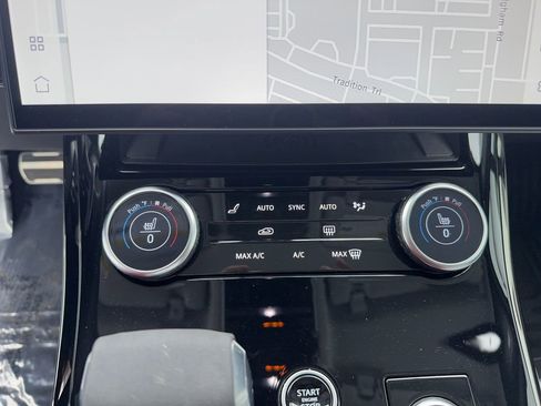 Used 2023 Land Rover Range Rover Sport SE Dynamic image 30