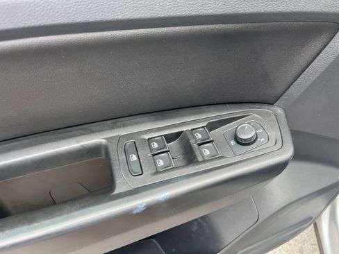 Used 2018 Volkswagen Atlas SE FWD image 12
