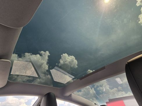 Used 2025 Tesla Model 3 Long Range RWD image 3