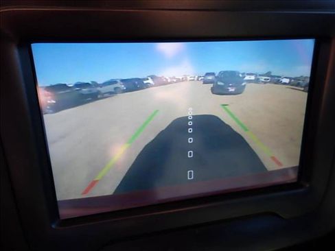 Used 2018 Jeep Renegade Latitude FWD image 21