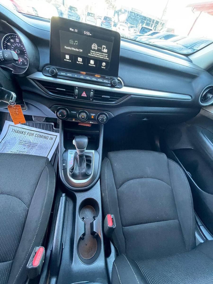 Used 2021 Kia Forte LXS FWD image 3