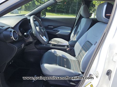 Used 2024 Nissan Kicks SR w/ SR Premium Package FWD image 3