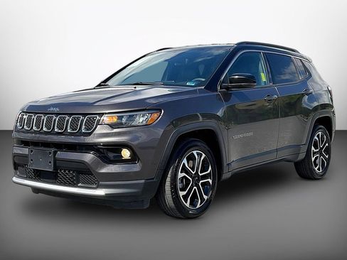 Used 2024 Jeep Compass Limited AWD/4WD image 3