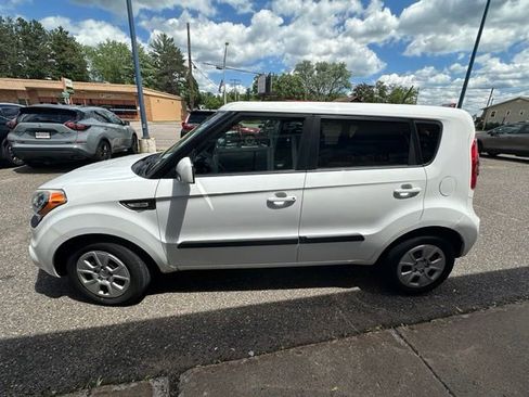 Used 2012 Kia Soul FWD image 4