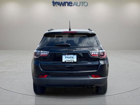 Used 2022 Jeep Compass Latitude w/ Convenience Group AWD/4WD image 4