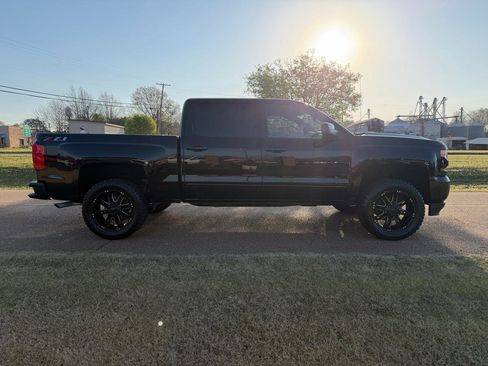 Used 2018 Chevrolet Silverado 1500 LT w/ Texas Edition AWD/4WD image 5