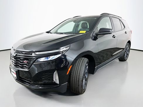 Used 2024 Chevrolet Equinox RS w/ RS Leather Package image 3