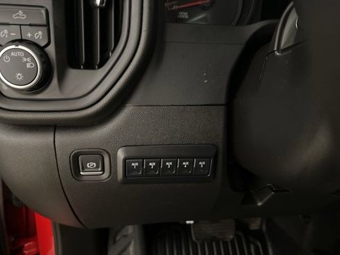 Used 2024 Chevrolet Silverado 3500 W/T image 18