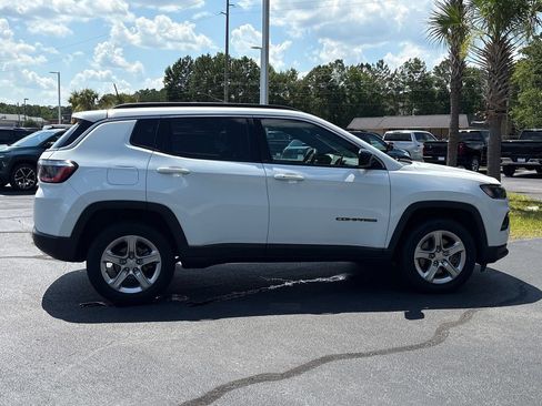Used 2024 Jeep Compass Latitude AWD/4WD image 28