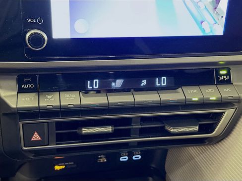 Used 2025 Toyota Camry SE FWD image 24