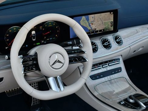 Used 2023 Mercedes-Benz E 450 4MATIC Cabriolet image 12