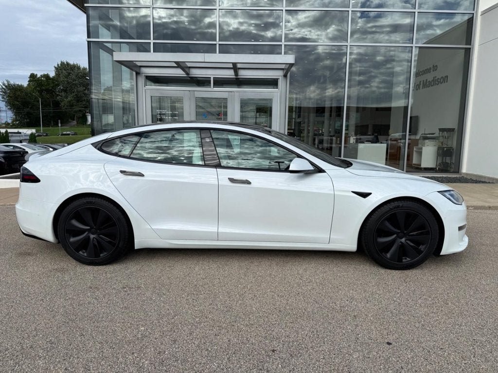 Used 2022 Tesla Model S Plaid AWD/4WD image 2