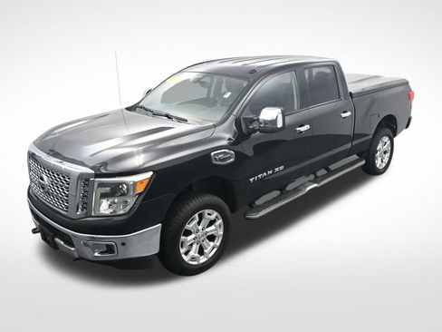 Used 2016 Nissan Titan SL image 22