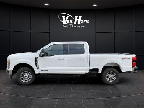 New 2026 Ford F250 Lariat w/ FX4 Off-Road Package image 14