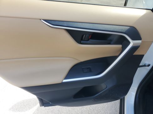 Used 2023 Toyota RAV4 LE image 14