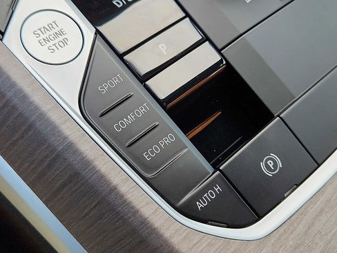 Used 2025 BMW 330i xDrive 330i xDrive w/ Convenience Package image 24