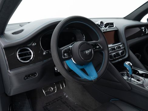 Certified 2025 Bentley Bentayga image 14