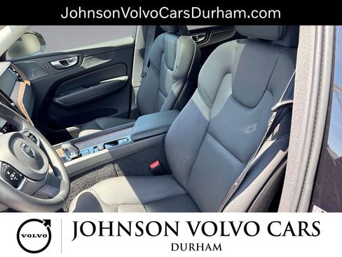 Used 2023 Volvo XC60 B5 Plus AWD/4WD image 13