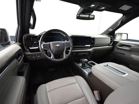 Used 2022 Chevrolet Silverado 1500 LTZ w/ LTZ Convenience Package II image 11