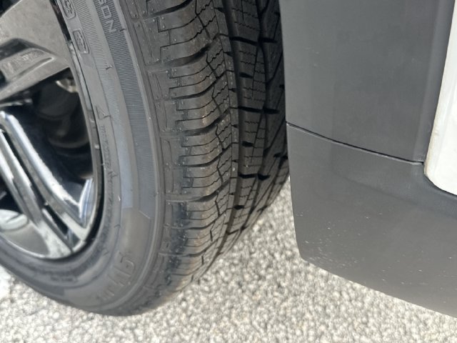 Used 2025 Chevrolet Trax ACTIV w/ Sunroof Package FWD image 12