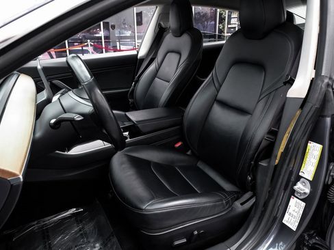 Used 2018 Tesla Model 3 Long Range image 41