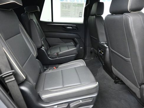 Used 2025 Chevrolet Tahoe Premier AWD/4WD image 10