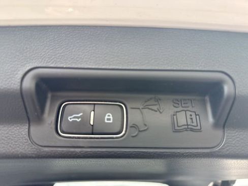 Used 2020 Ford Explorer XLT w/ Equipment Group 202A image 13