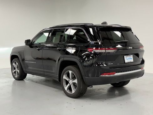 Used 2023 Jeep Grand Cherokee Limited image 3
