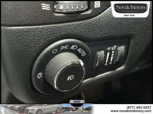 Used 2022 Jeep Cherokee Trailhawk image 15