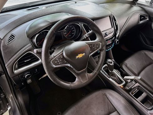 Used 2018 Chevrolet Cruze Premier w/ Enhanced Convenience Package FWD image 11